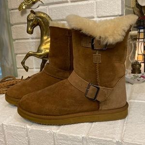 Leather sheepskin lined boots
